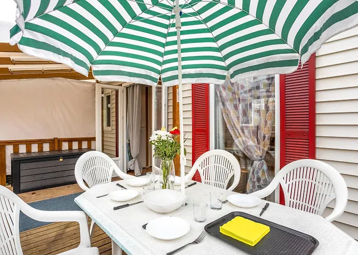 Mobilhome - Piscines - Terrasse Camping Angles (Vendee)